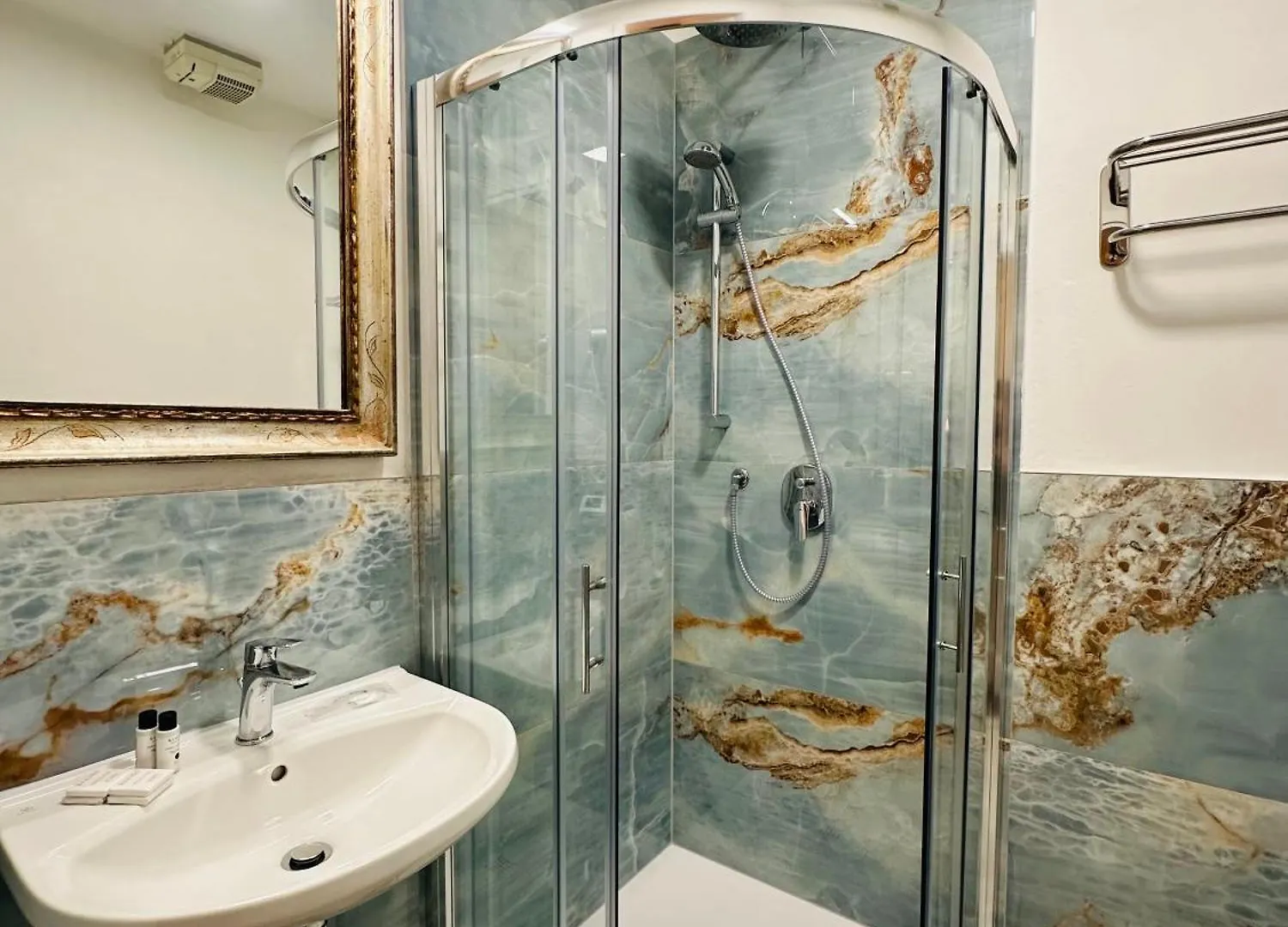 Relais Sampaoli Bed & Breakfast Florence 0*,